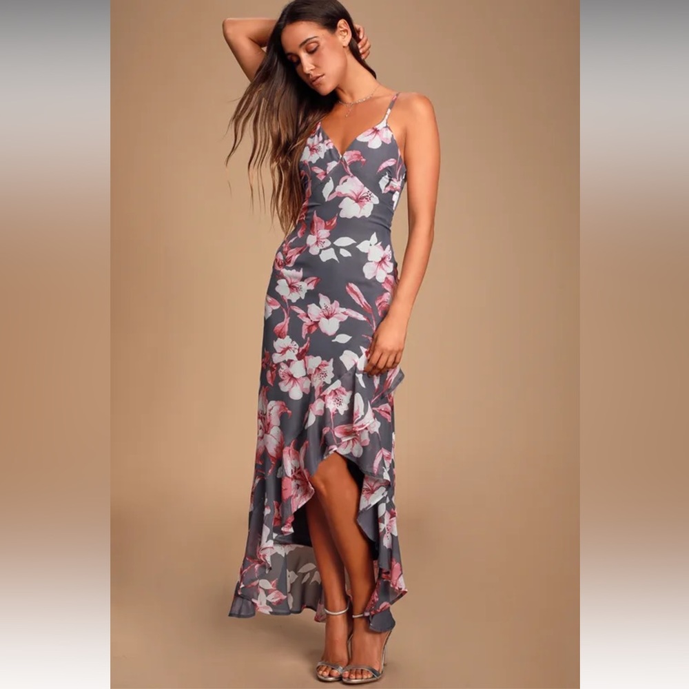 ✨NWT Lulu’s KIMI DUSTY PURPLE FLORAL PRINT RUFFLED MAXI DRESS✨